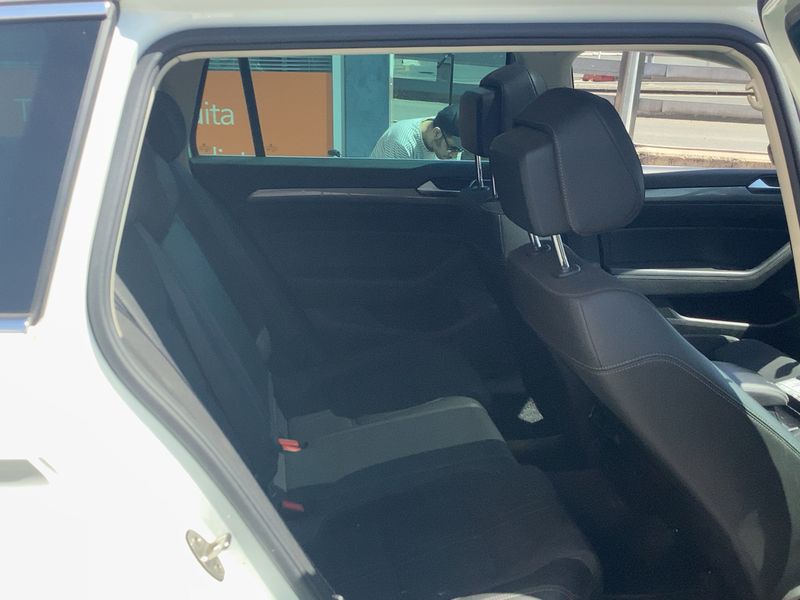 Volkswagen Passat Alltrack 2.0 TDI 4Motion BlueMotion Tech — zdjęcie 14