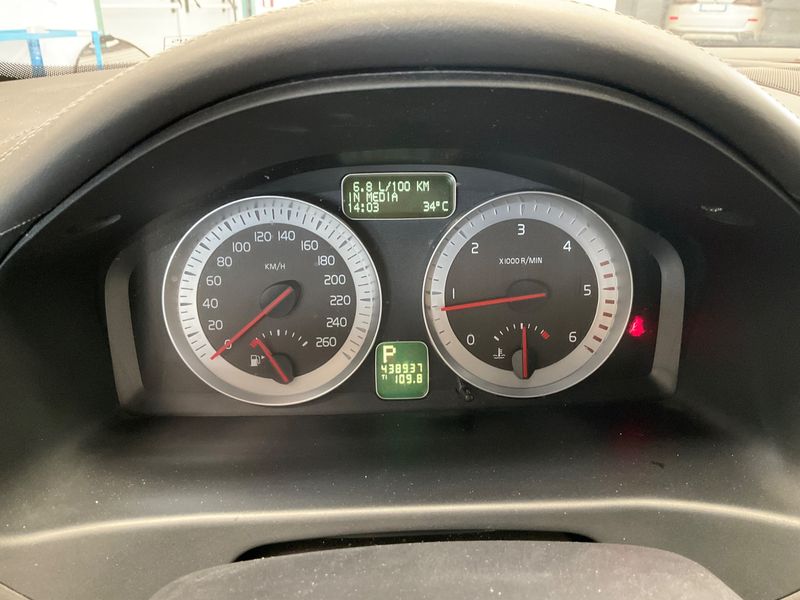 Volvo C70 2.0 D3 Inscription — zdjęcie 4
