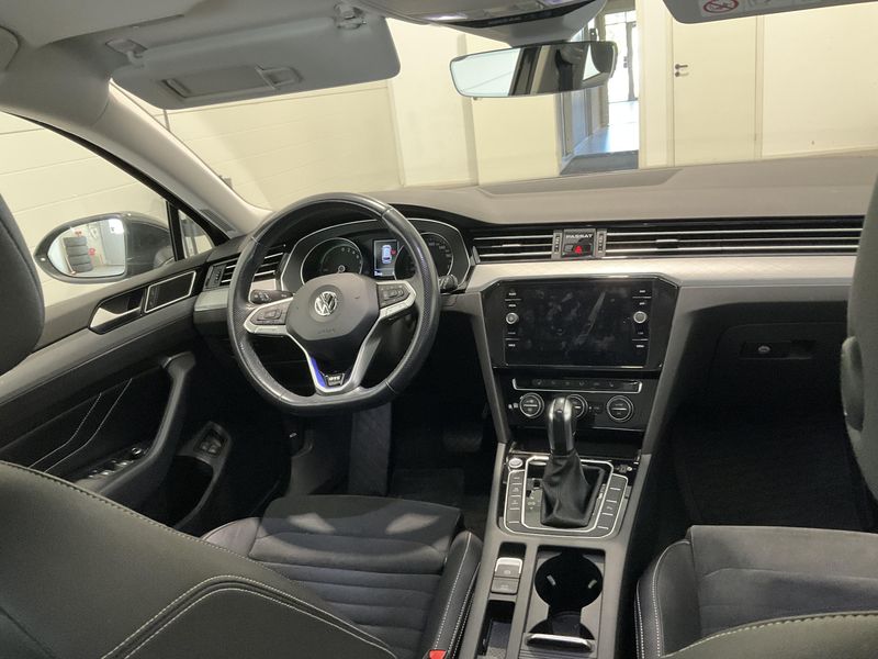Volkswagen Passat 1.4 GTE 2019 – снимка 18