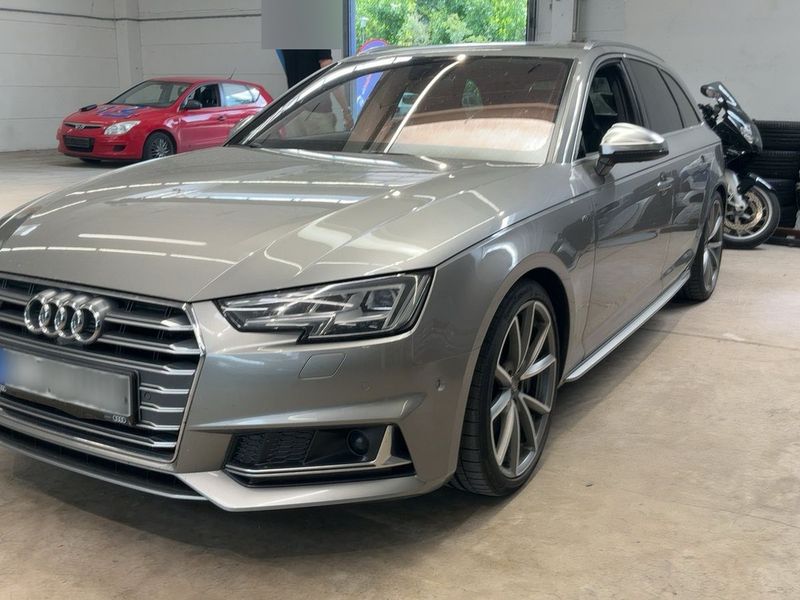 Audi S4 3.0 V6 TFSI quattro