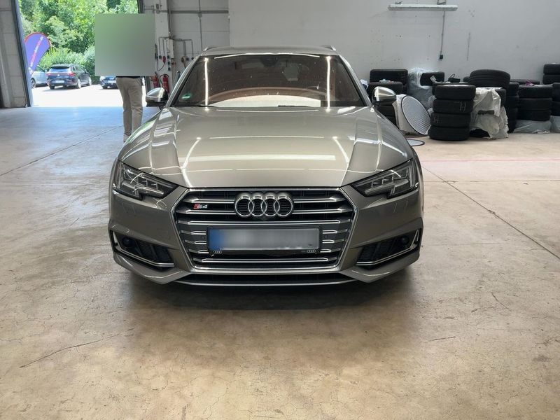 Audi S4 3.0 V6 TFSI quattro — zdjęcie 9
