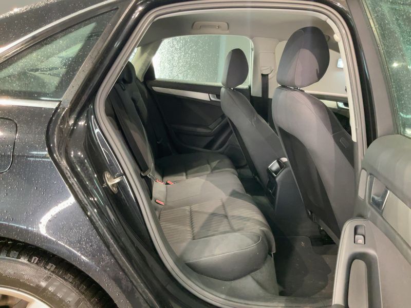 Audi A4 1.8 TFSI Ambiente 2011 – снимка 19