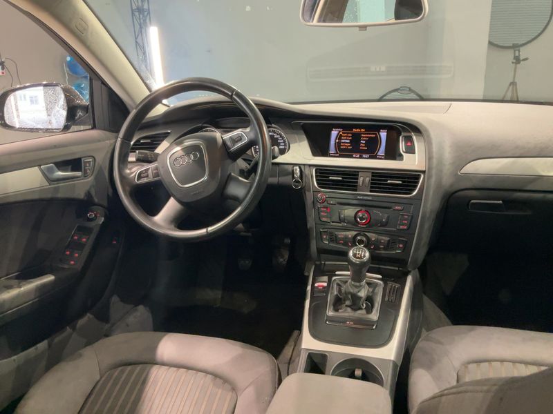 Audi A4 1.8 TFSI Ambiente 2011 – снимка 17