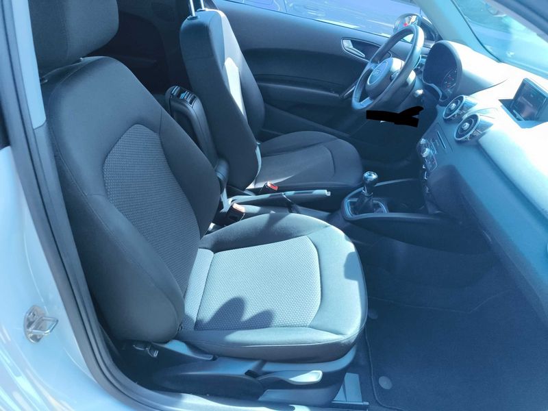 Audi A1 1.4 TDI Adrenalin — zdjęcie 10