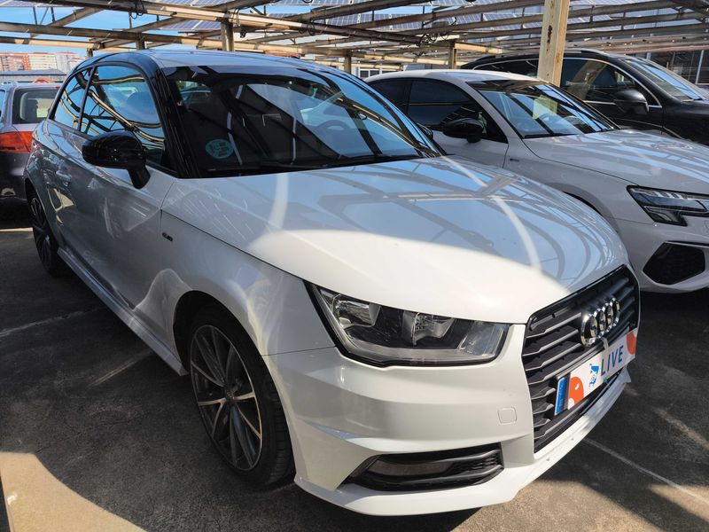 Audi A1 1.4 TDI Adrenalin — zdjęcie 6