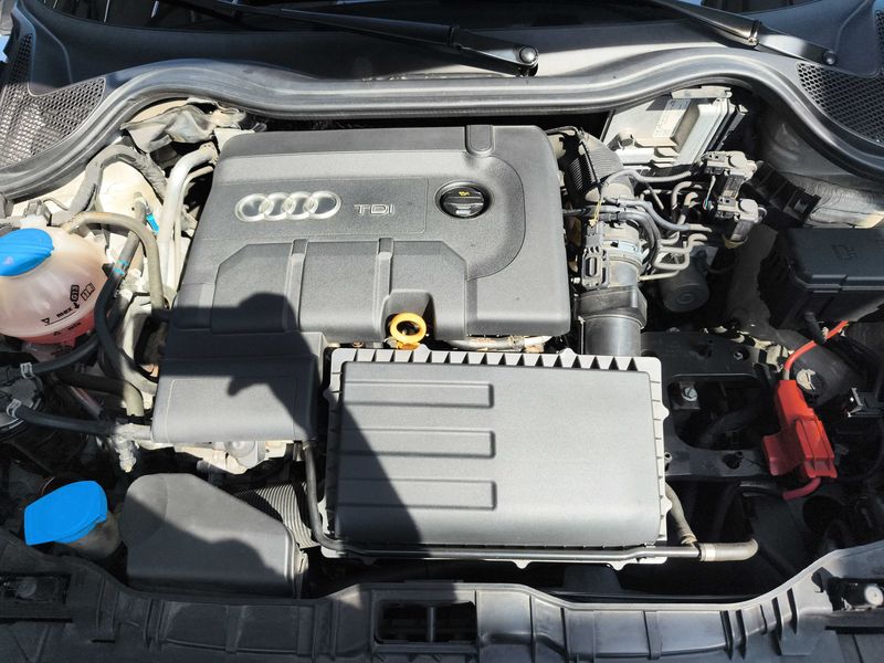 Audi A1 1.4 TDI Adrenalin — zdjęcie 8