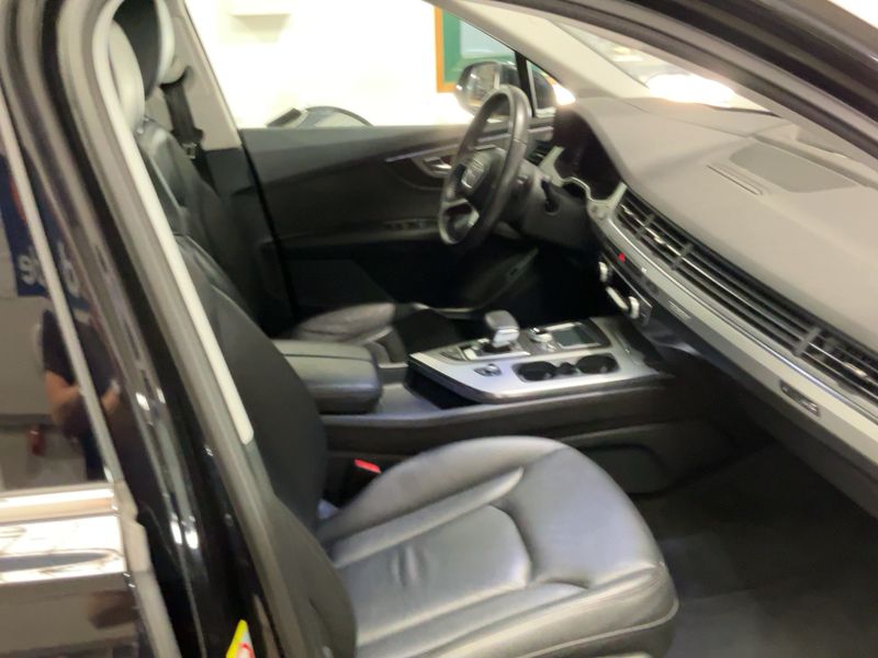 Audi Q7 50 TDI quattro — zdjęcie 11