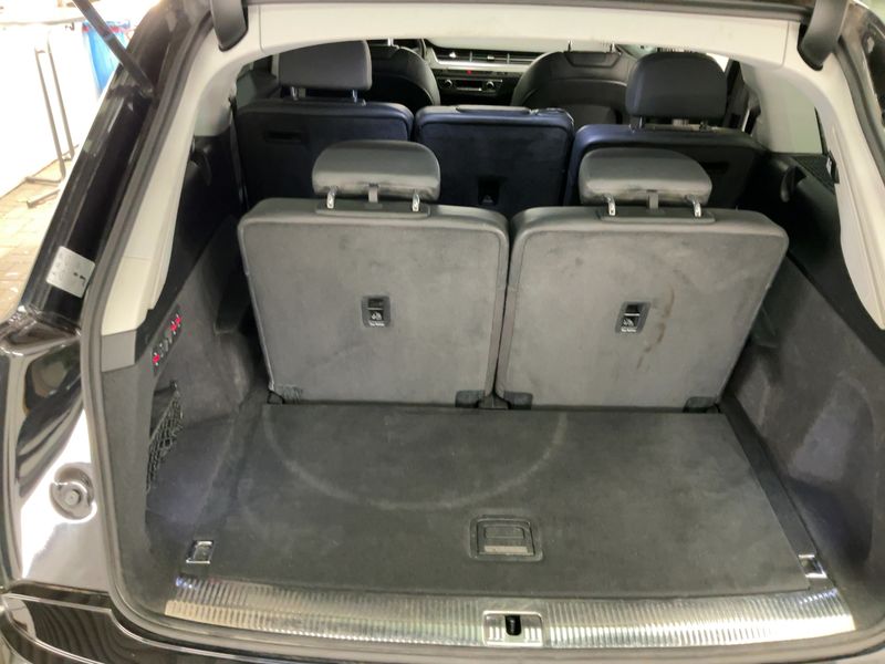 Audi Q7 50 TDI quattro — zdjęcie 10