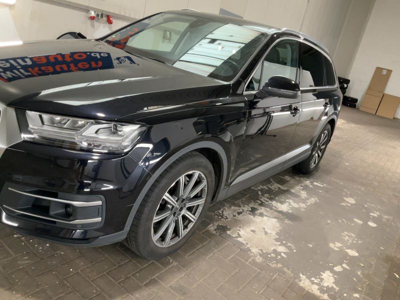 Audi Q7 50 TDI quattro — zdjęcie 2
