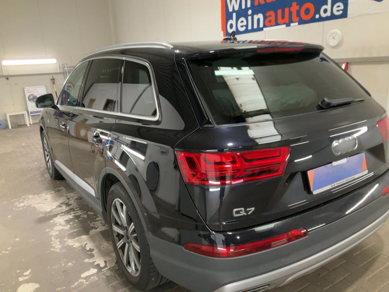 Audi Q7 50 TDI quattro — zdjęcie 3