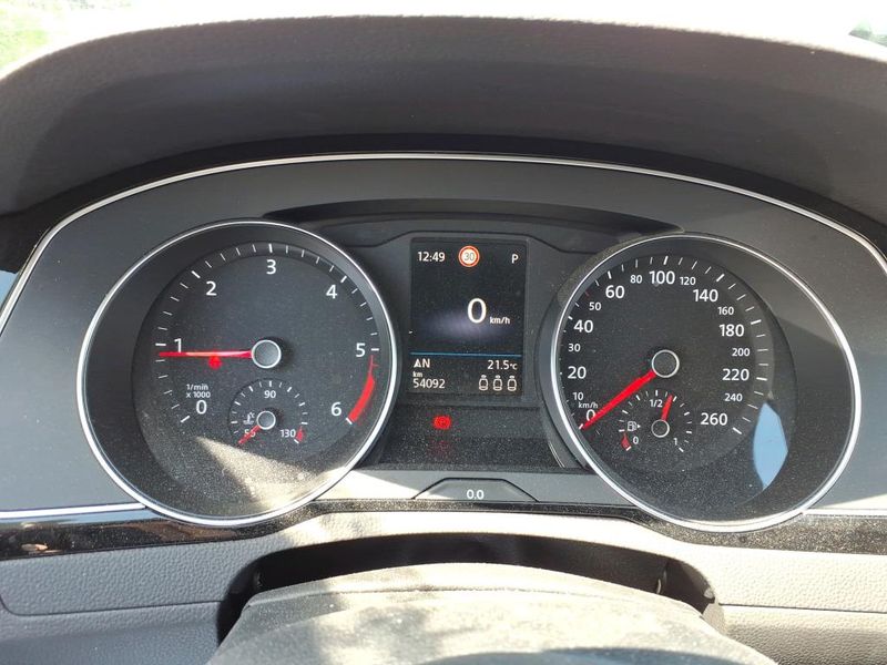Volkswagen Passat 2.0 TDI Business — zdjęcie 16