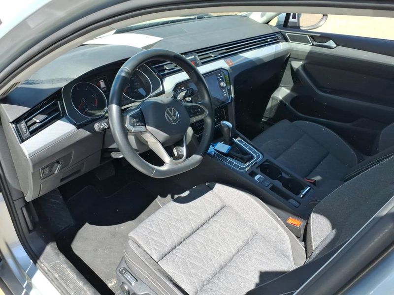 Volkswagen Passat 2.0 TDI Business — zdjęcie 20