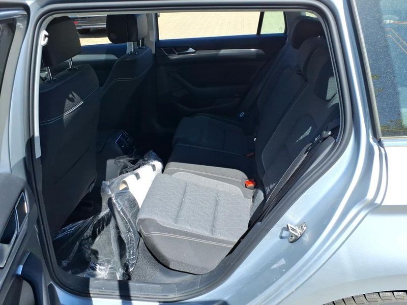 Volkswagen Passat 2.0 TDI Business — zdjęcie 12