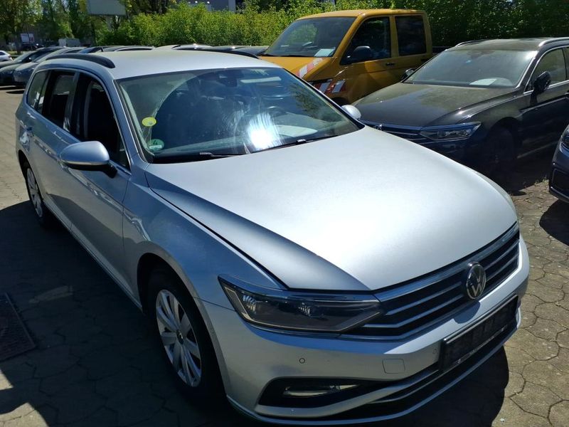 Volkswagen Passat 2.0 TDI Business — zdjęcie 13