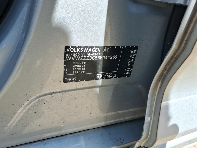 Volkswagen Passat 2.0 TDI Business — zdjęcie 17