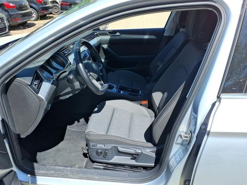 Volkswagen Passat 2.0 TDI Business — zdjęcie 9