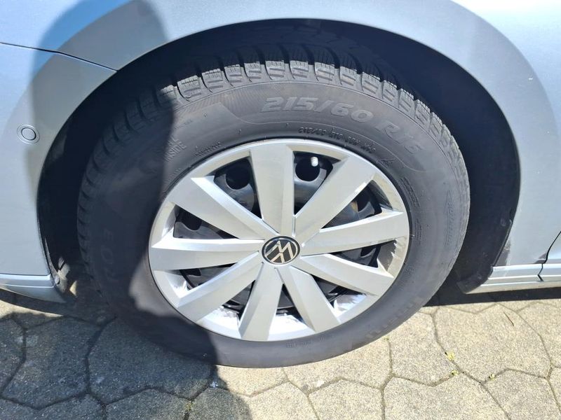 Volkswagen Passat 2.0 TDI Business — zdjęcie 24