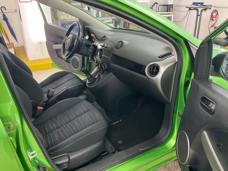 Mazda 2 1.3 Independence — zdjęcie 3