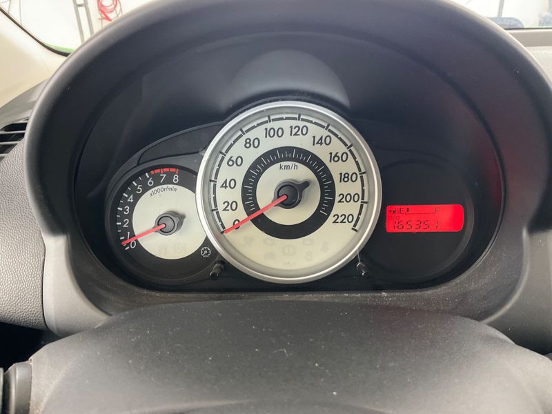 Mazda 2 1.3 Independence — zdjęcie 4