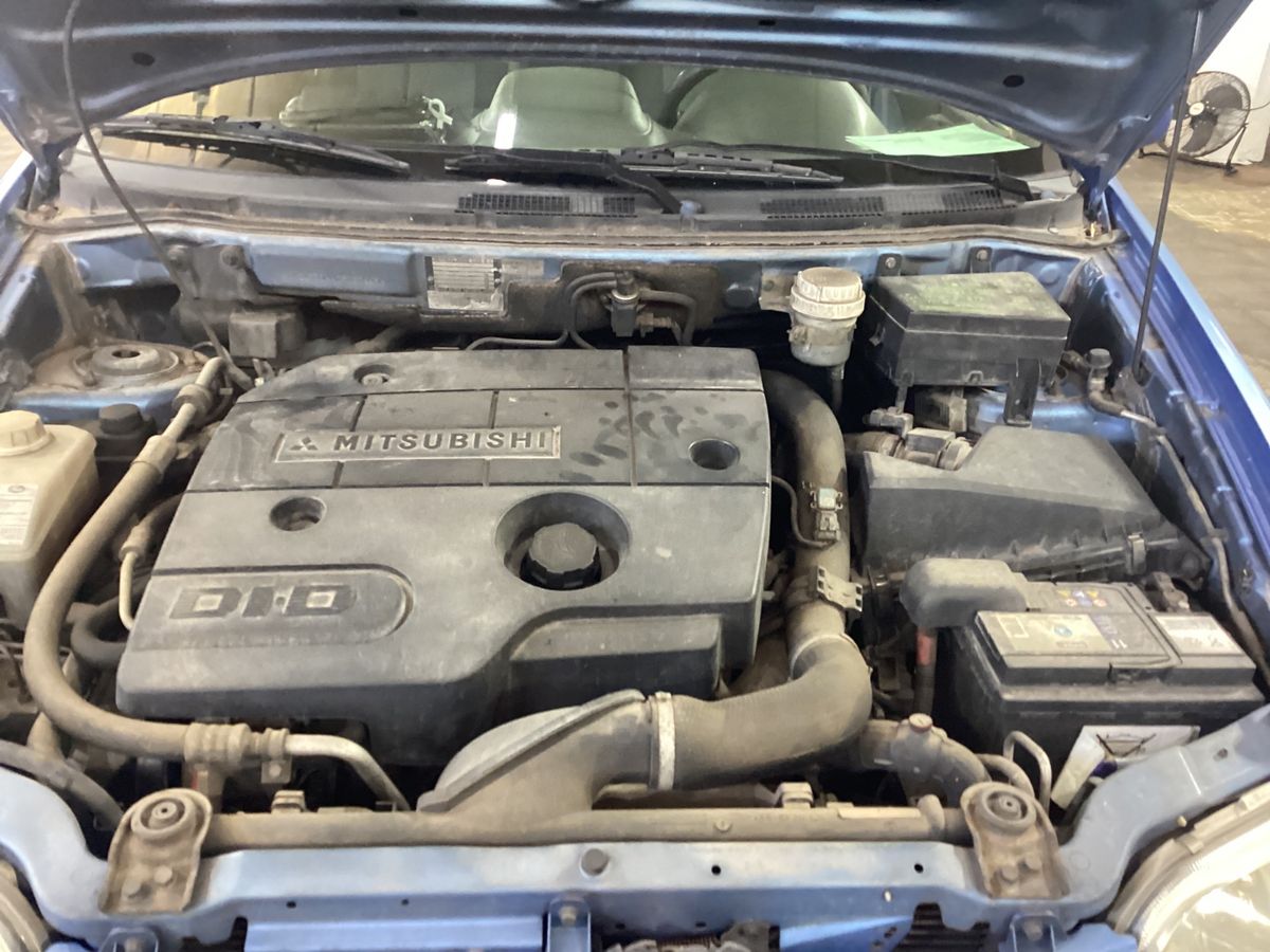 Mitsubishi Space 2002 — photo 12