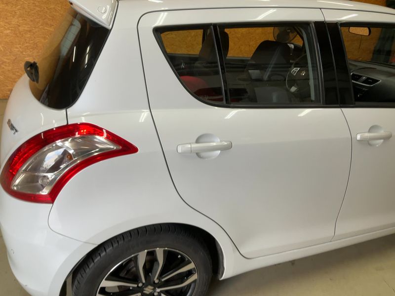 Suzuki Swift 1.2 Comfort — zdjęcie 6