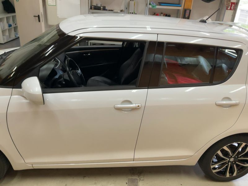 Suzuki Swift 1.2 Comfort — zdjęcie 4
