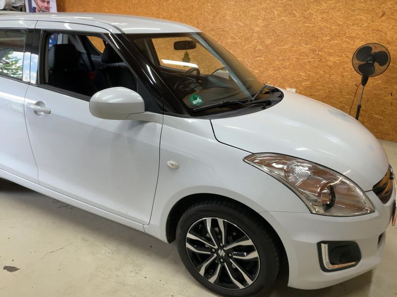 Suzuki Swift 1.2 Comfort — zdjęcie 8