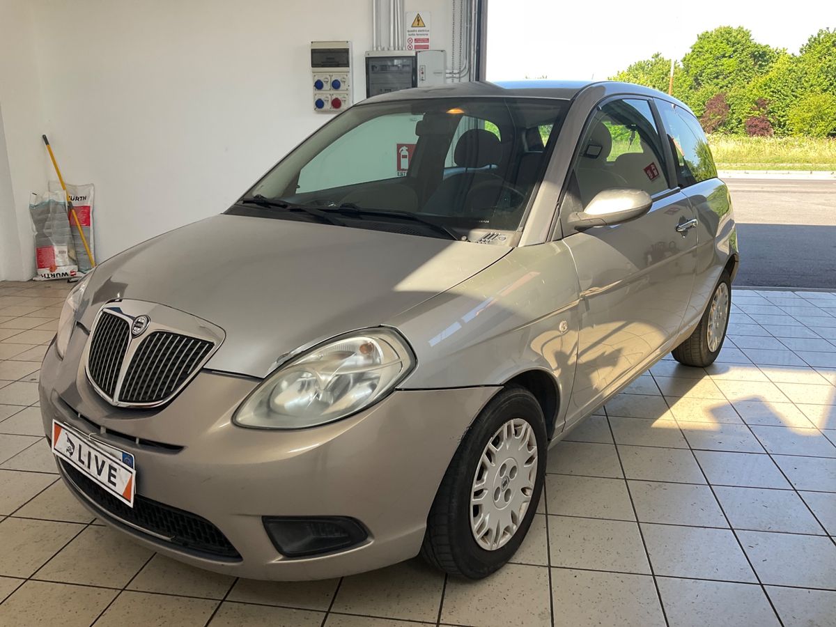 Lancia Ypsilon 2005 — photo 1