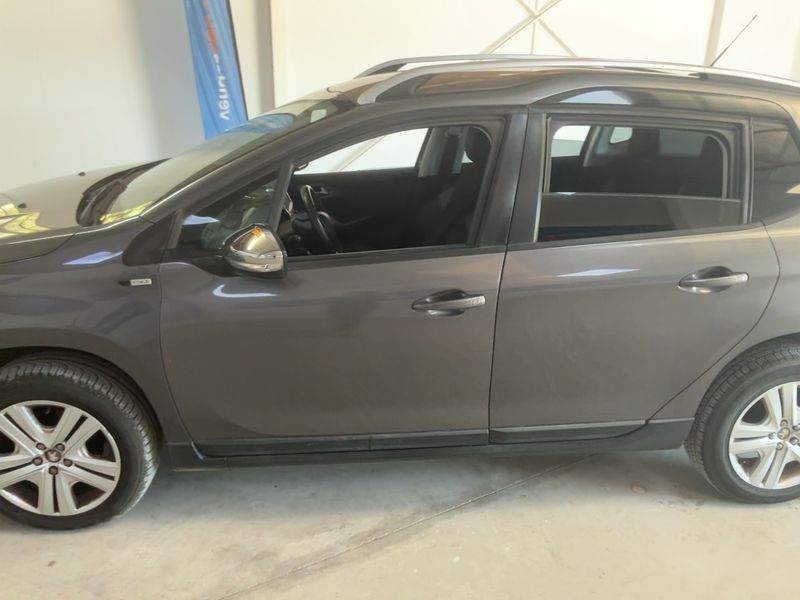 Peugeot 2008 1.2 VTi Style 2017 – снимка 4
