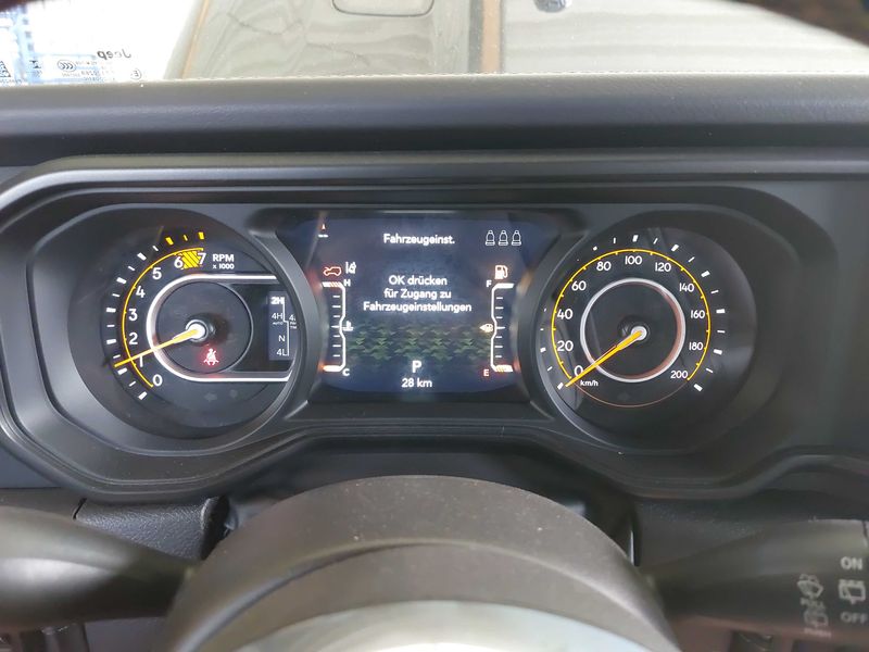 Jeep Wrangler Unlimited 2.0 TGDi Sahara — zdjęcie 12