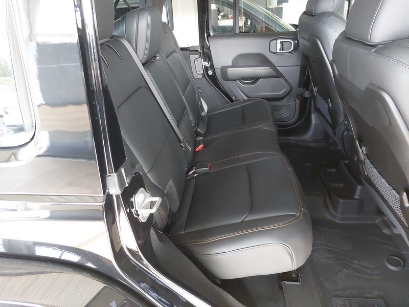 Jeep Wrangler Unlimited 2.0 TGDi Sahara — zdjęcie 14