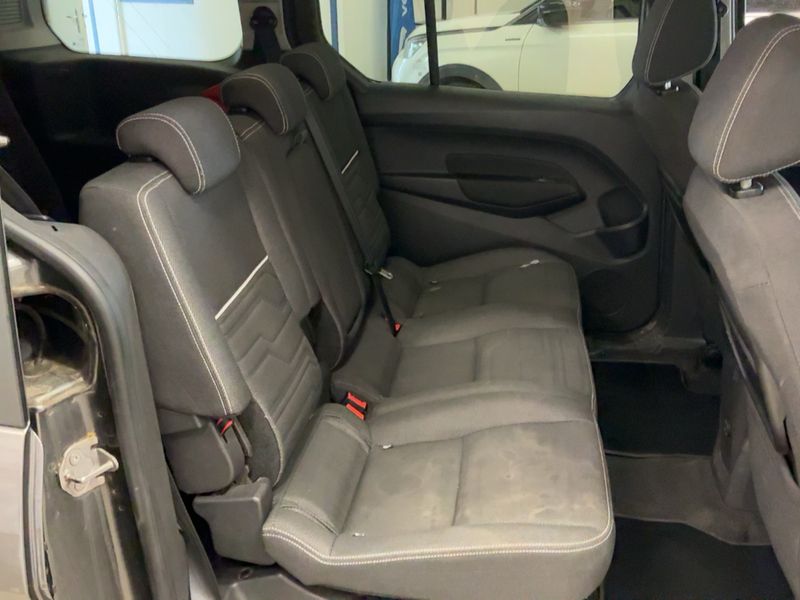 Ford Grand Tourneo Connect 1.5 TDCi Titanium — zdjęcie 14