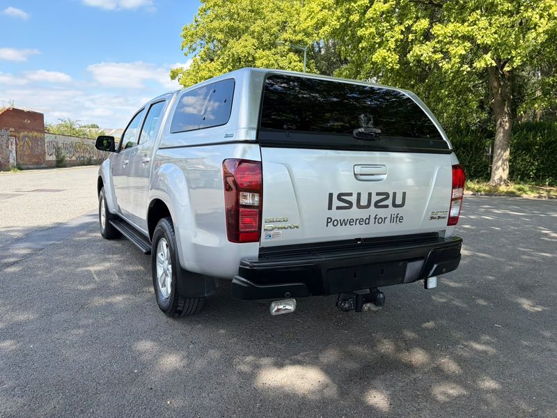 Isuzu D-MAX 2.5 Twin Turbodiesel Double Cab Custom 4WD — zdjęcie 3