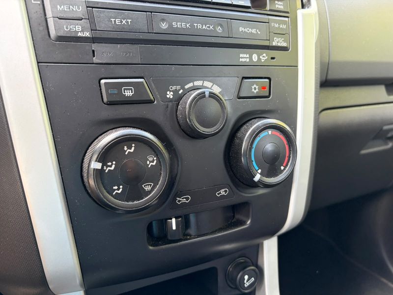 Isuzu D-MAX 2.5 Twin Turbodiesel Double Cab Custom 4WD — zdjęcie 24