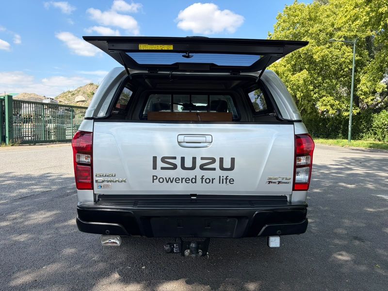 Isuzu D-MAX 2.5 Twin Turbodiesel Double Cab Custom 4WD — zdjęcie 4