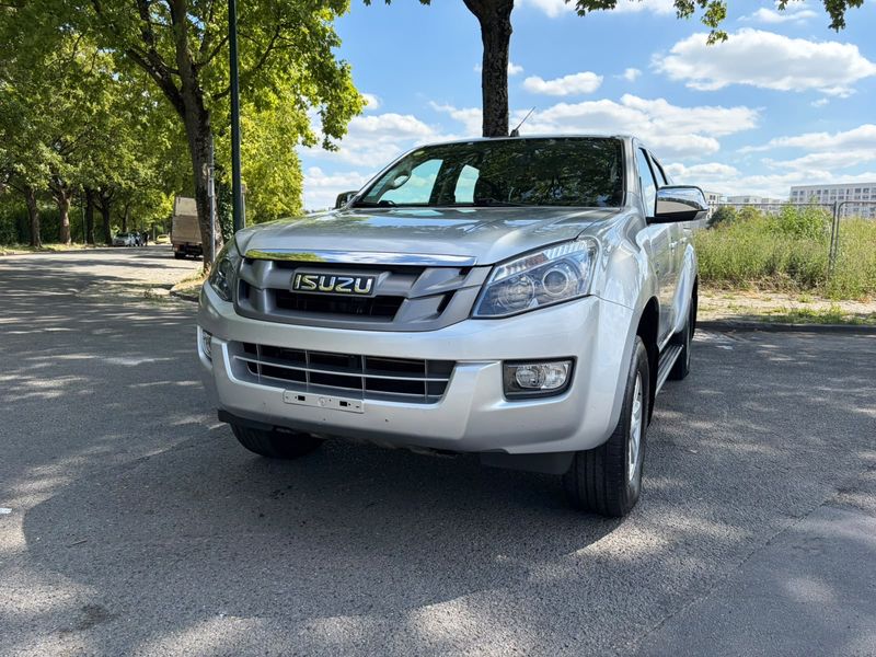 Isuzu D-MAX 2.5 Twin Turbodiesel Double Cab Custom 4WD