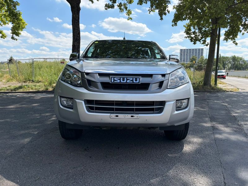 Isuzu D-MAX 2.5 Twin Turbodiesel Double Cab Custom 4WD — zdjęcie 7