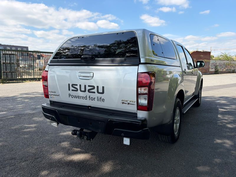 Isuzu D-MAX 2.5 Twin Turbodiesel Double Cab Custom 4WD — zdjęcie 5