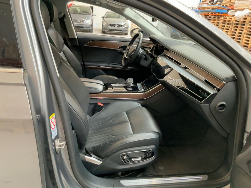 Audi A8 50 TDI Mild-Hybrid quattro — zdjęcie 11