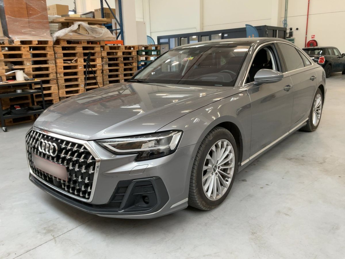 Audi A8 2022 — photo 1