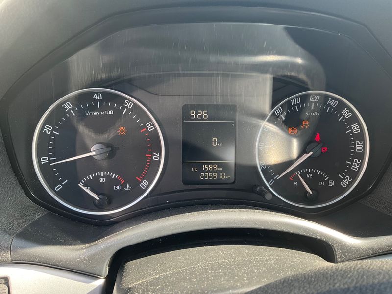Skoda Octavia 1.6 Ambiente 2009 – снимка 4
