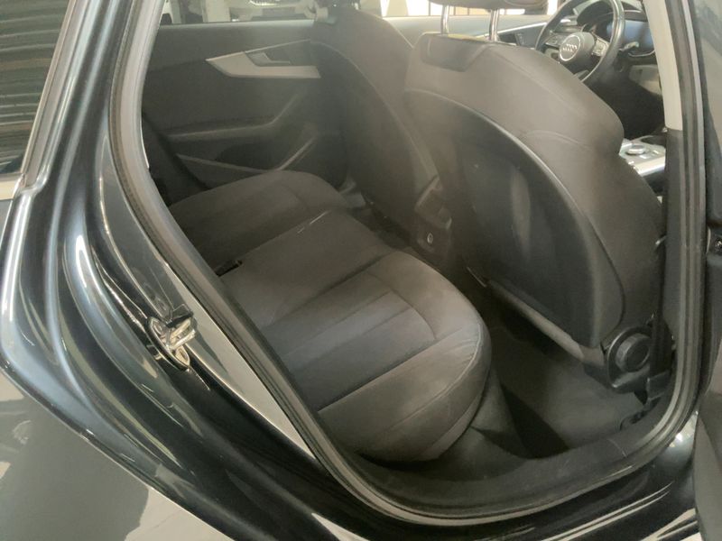Audi A4 2.0 TDI Sport — zdjęcie 14
