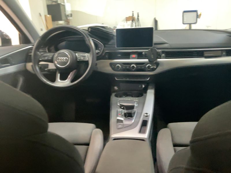 Audi A4 2.0 TDI Sport — zdjęcie 12