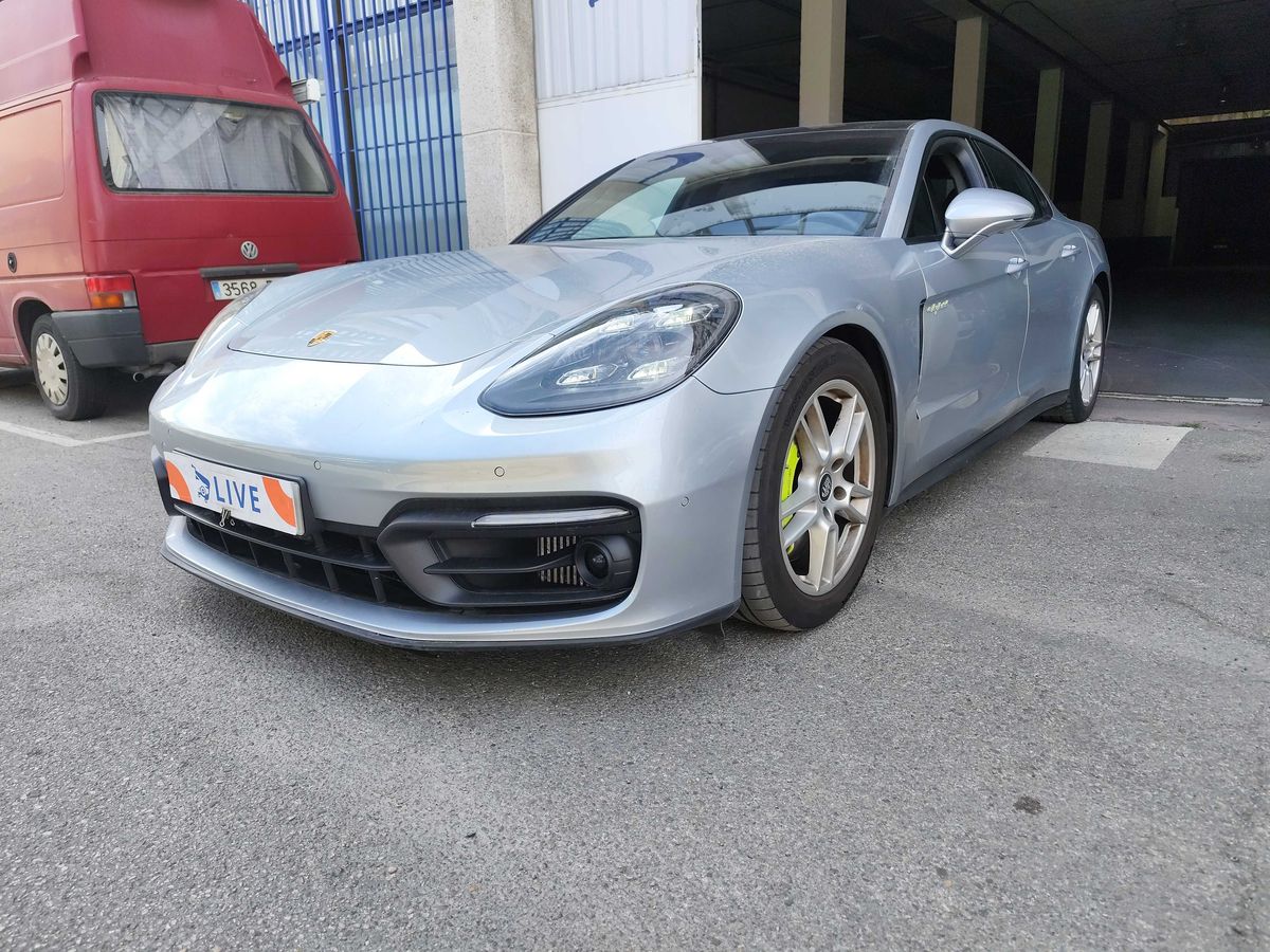 Porsche Panamera 4 E-Hybrid