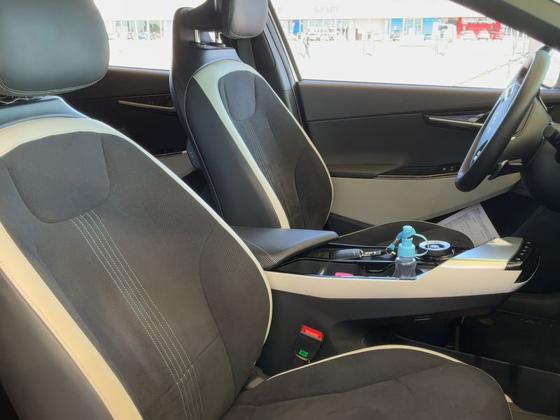 Kia EV6 electric drive 168 kW GT Line 2WD 2023 – снимка 16