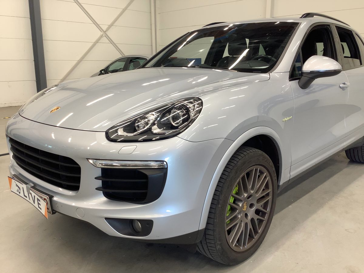 Porsche Cayenne S E-Hybrid Platinum Edition