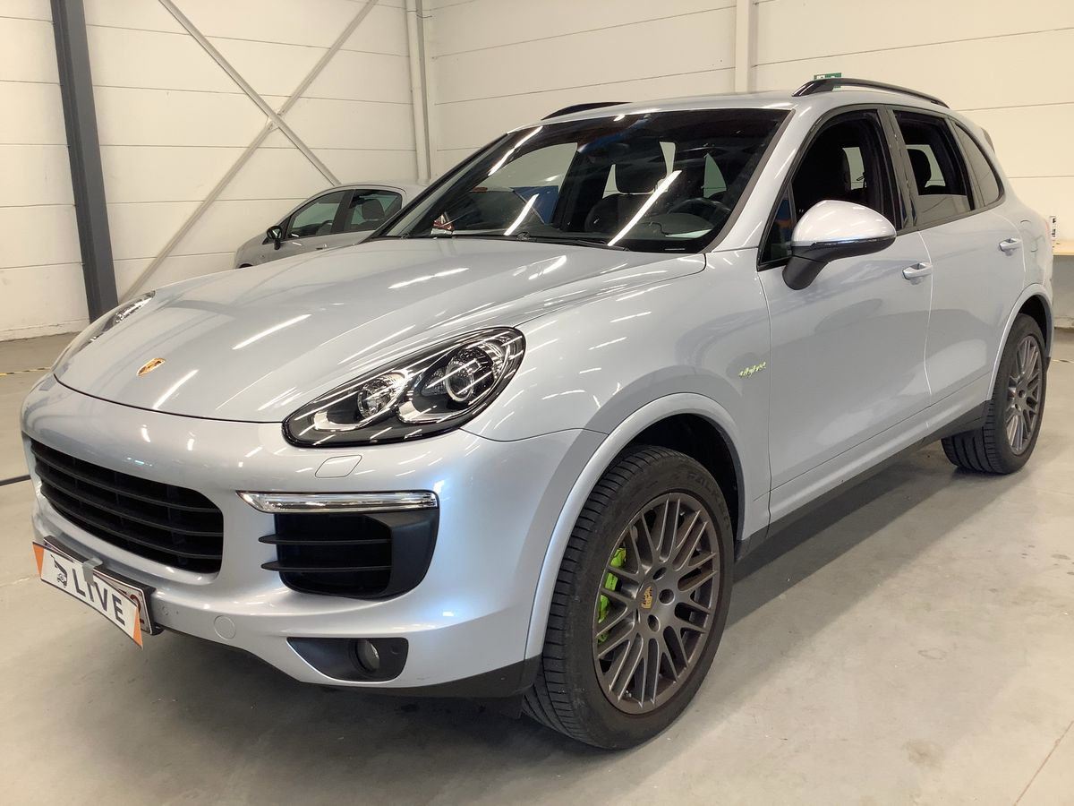 Porsche Cayenne S E-Hybrid Platinum Edition