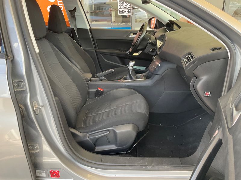 Peugeot 308 1.6 HDi Active — zdjęcie 11