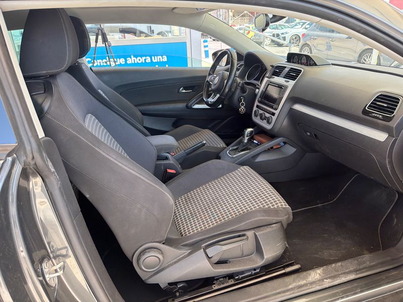 Volkswagen Scirocco 2.0 TDI R-Line BlueMotion Tech 2017 – снимка 16