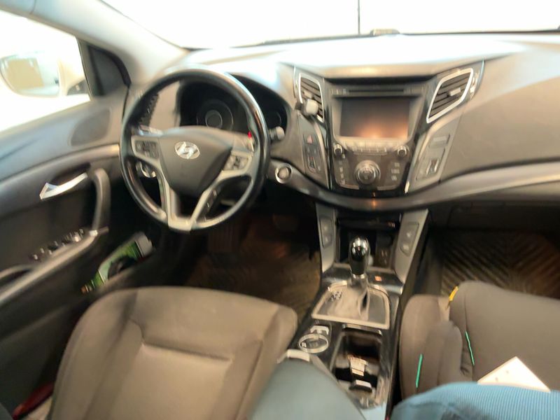 Hyundai i40 1.7 CRDi Style Blue — zdjęcie 12